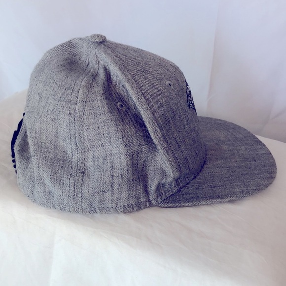 CROOKS & CASTLES Men’s black and gray woven SnapBack Medusa cap. One Size. - Picture 6 of 8